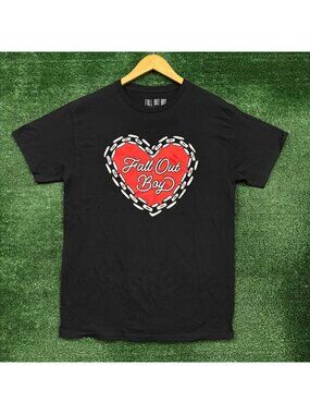 Fall Out Boy Chained Heart Rock Band T-Shirt Size Medium